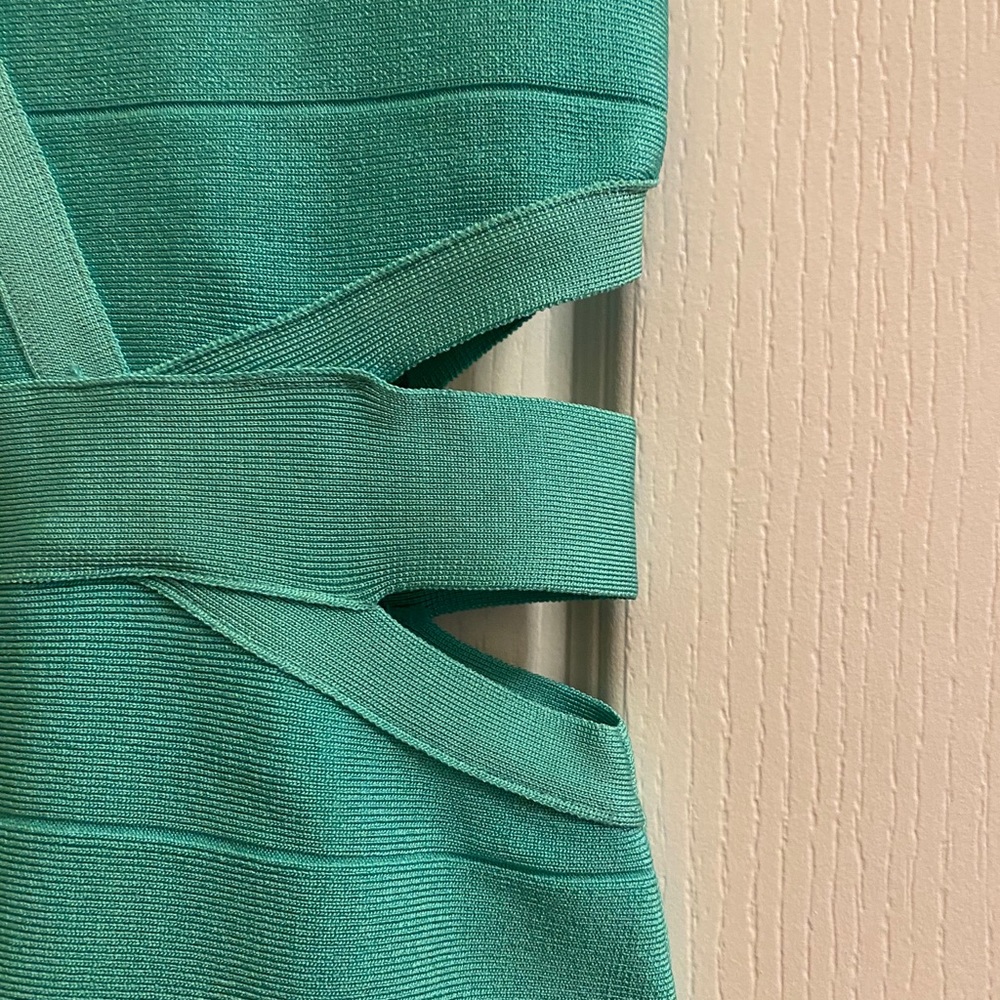 Dress - Picture 3 of 3